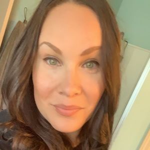 Meet your Posher, Corinne